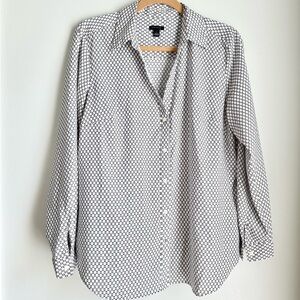 Ann Taylor Black and White Patterned Blouse